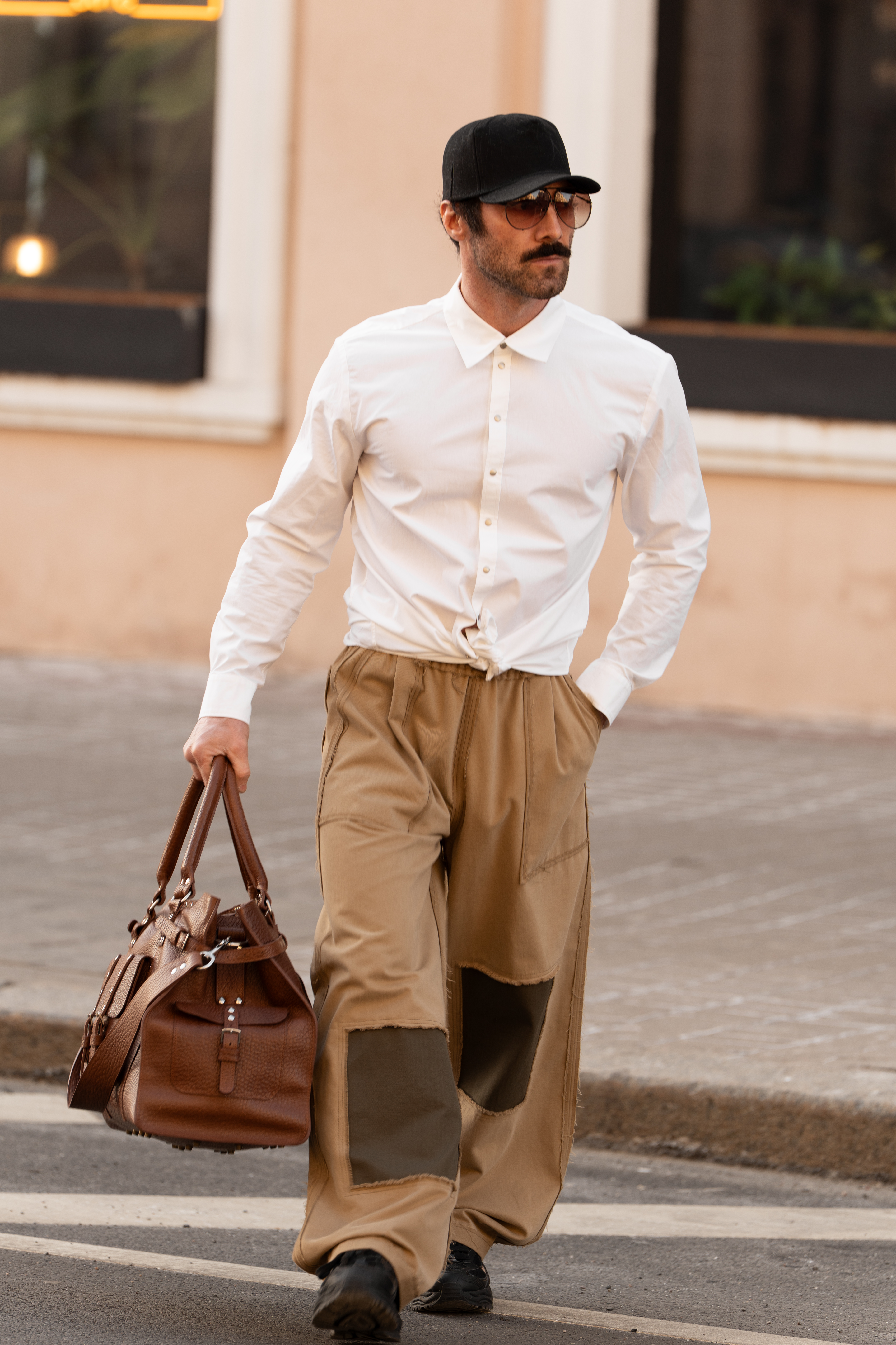 Брюки с джинсовыми латками